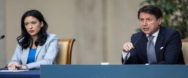 sondaggio sulla scuola boccia Azzolina e governo foto Ansa