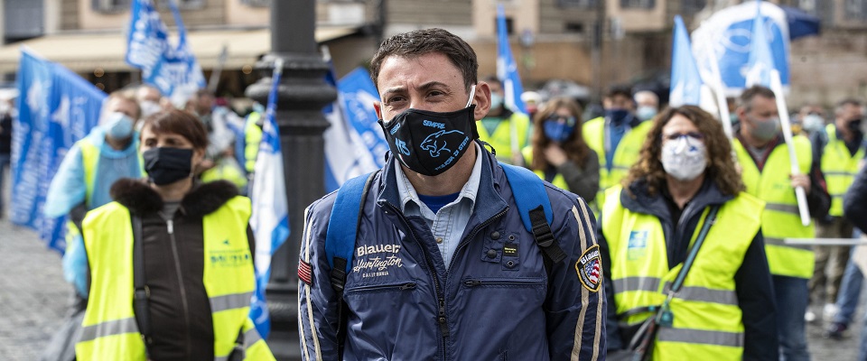 Sit-in delle forze dell'ordine a piazza del Popolo