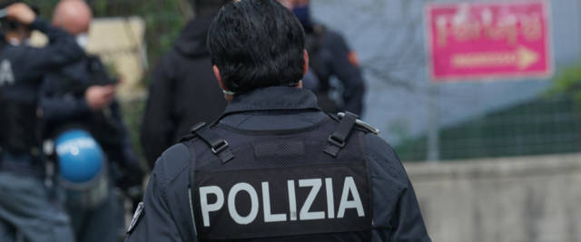 vaffa ai poliziotti