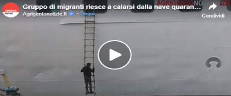 Migranti fuggono dalla scaletta della nave quarantena