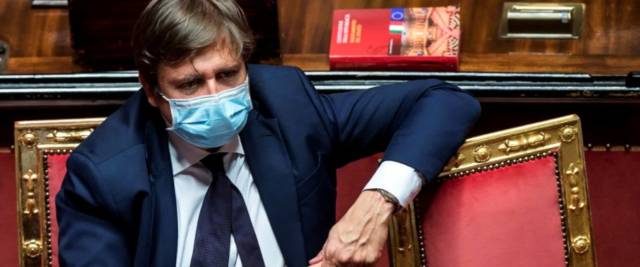 Sileri spiazza: «Mio figlio di 16 mesi mi chiama cacca. Sono una m****ccia fantozziana» - Secolo ...