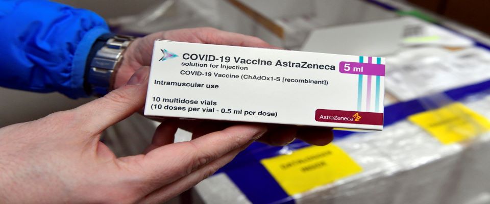 Astrazeneca: «Il cambio del nome del vaccino non è un restyling». In Italia superati i 4 milioni di dosi Astrazeneca: «Il cambio del nome del vaccino non è un restyling». In Italia superati i 4 milioni di dosi
