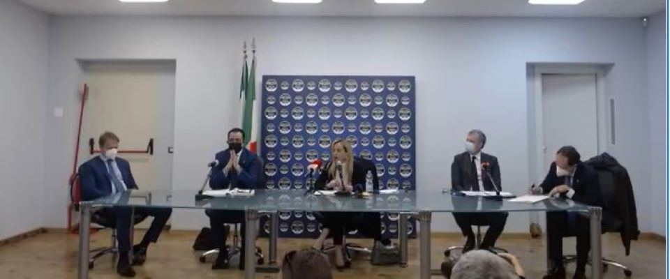 Ripresa e resilienza, Meloni: «Subito un miliardo per Roma Capitale». La diretta della conferenza stampa