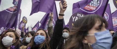 turchia violenza donne protesta