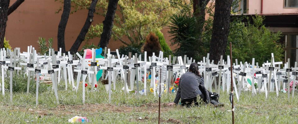 feti sepoliti cimitero Flaminio