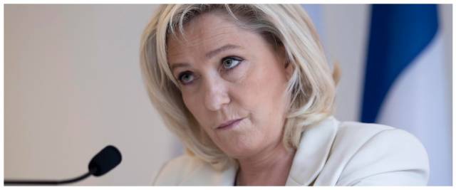 marine le pen assolta