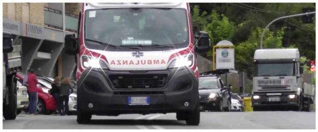 rubano ambulanza