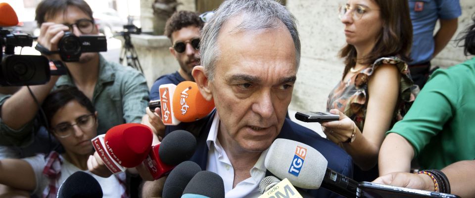Tegola sul Pd: spese elettorali, rinvio a giudizio per l’ex governatore della Toscana Enrico Rossi