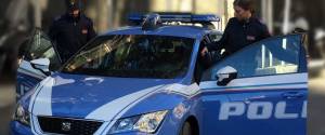 Bergamo, nigeriano armato di mannaia e catene vandalizza bici e auto. Residenti nel panico