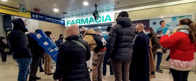 Oggi, 25 dicembre, sono 54.762 i contagi da coronavirus in Italia, con la crescita esponenziale dei tamponi fatti nelle farmacie