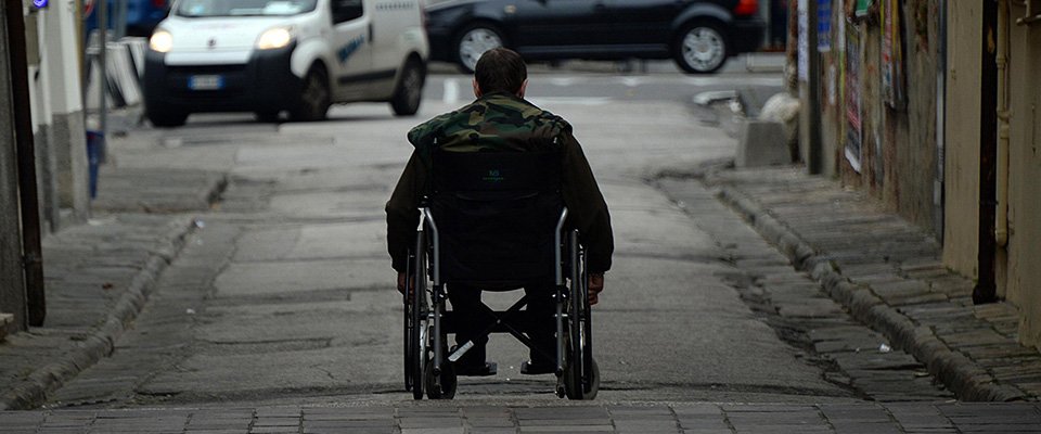 Milano, dopo lo scandalo delle gang africane contro le ragazze a Capodanno, scossa dall'aggressione di due marocchini a un giovane disabile