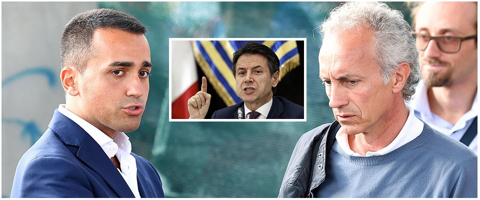 Duello finale, Conte contro Di Maio, con una platea di grillini a godersi lo spettacolo e Marco Travaglio a guidare l'assalto al ministro...