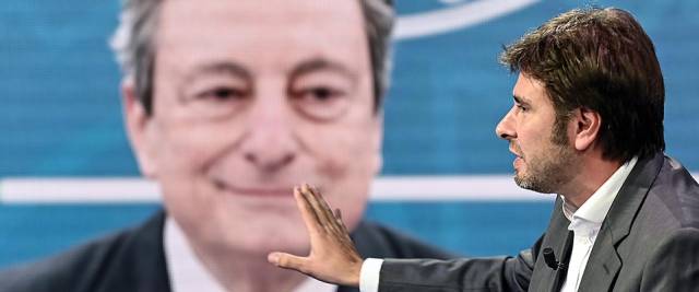 Prosegue il duello a distanza tra Conte e Di Maio, mentre Di Battista continua a cannoneggiare dall'esterno sul futuro del Movimento