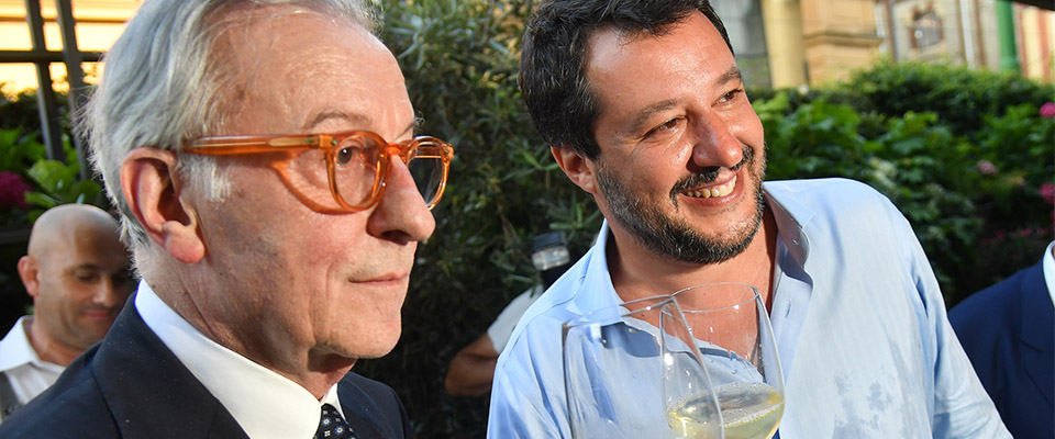 Vittorio Feltri, dalle colonne di Libero, non le manda a dire a Berlusconi e Salvini sull'atteggiamento ostile contro Giorgia Meloni