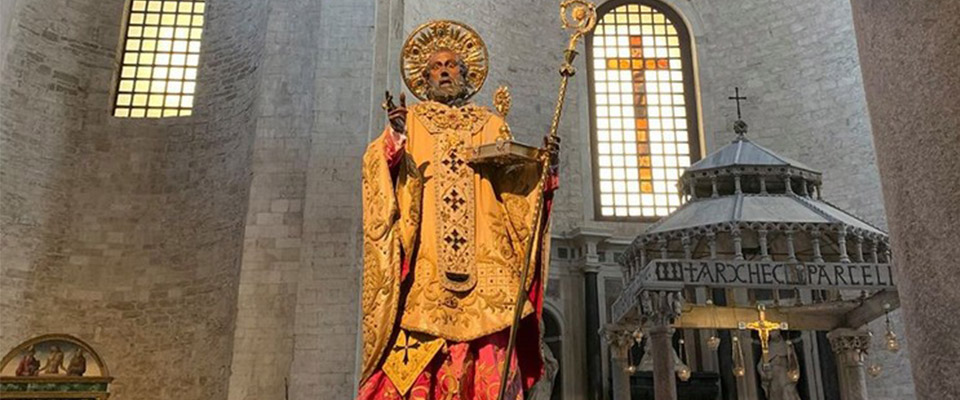 Clamoroso furto delle reliquie di San Nicola nella Basilica di Bari. C’entra la guerra dei russi in Ucraina?