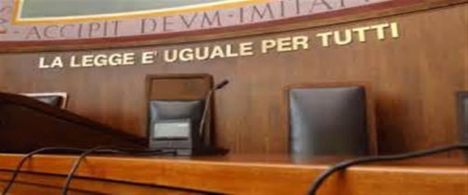 Cognome materno, arriva la prima sentenza di un tribunale che lo assegna a un minore Cognome materno, arriva la prima sentenza di un tribunale che lo assegna a un minore