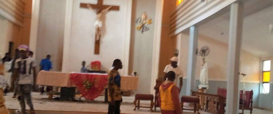 molestie in chiesa