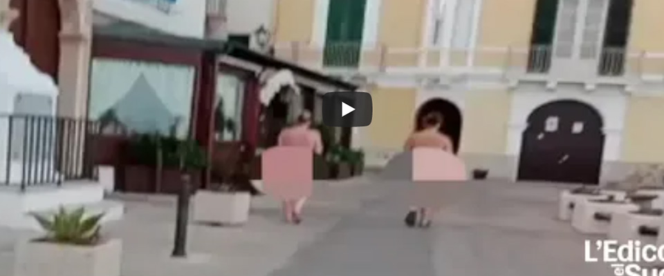 Turiste girano nude per Gallipoli all’alba inseguite dai netturbini. Il video fa il giro del web Turiste girano nude per Gallipoli all’alba inseguite dai netturbini. Il video fa il giro del web