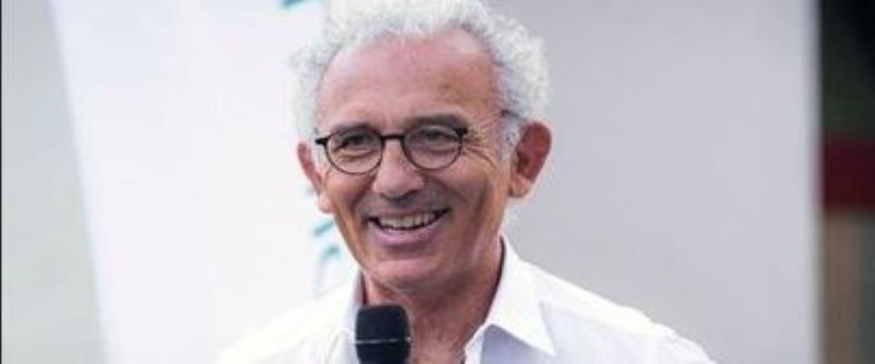 Latina, dimissioni in blocco dei consiglieri di centrodestra: “Un gesto di amore”. L’addio del sindaco Coletta