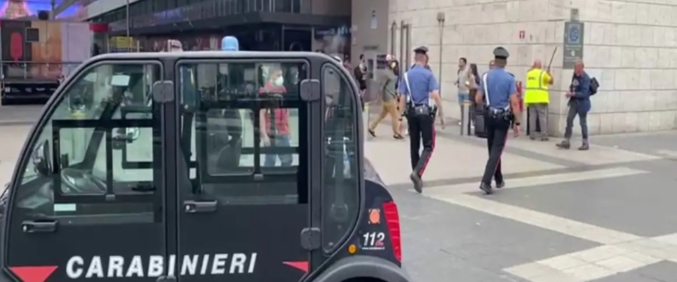 carabinieri, stazione Termini