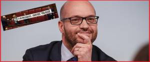 Lorenzo Fontana eletto presidente della Camera. Beceri insulti in uno striscione del Pd