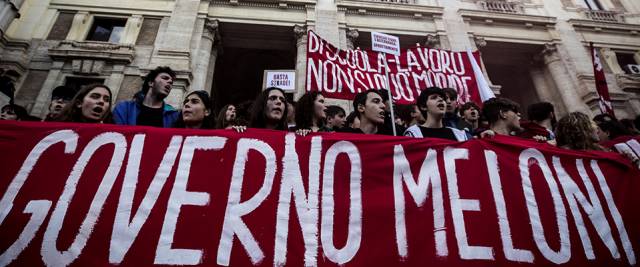 Fa discutere l'iniziativa della Cgil che avrebbe "violato" le mail degli studenti dell'università di Firenze per appelli anti Meloni