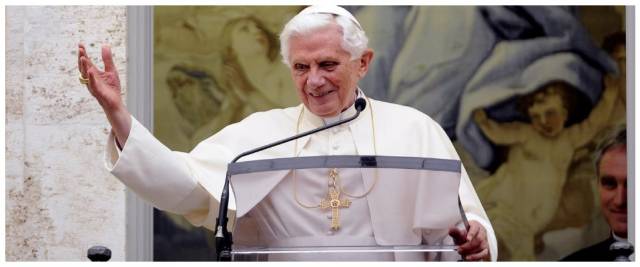 Joseph Ratzinger, barbiere