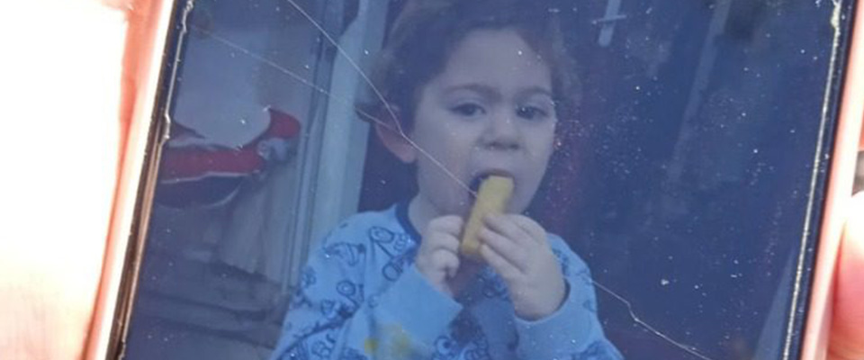 Paura a Massa Lubrense: un bimbo di tre anni è scomparso, la mamma diffonde la fotografia