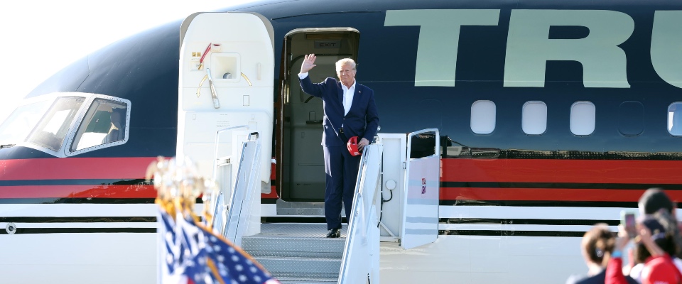 Il Grand Jury spiazza tutti e incrimina a sorpresa Trump. Il tycoon: delinquenti e mostri della sinistra radicale Il Grand Jury spiazza tutti e incrimina a sorpresa Trump. Il tycoon: delinquenti e mostri della sinistra radicale