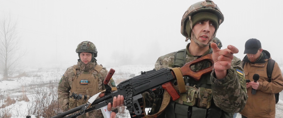 Soldati ucraini addestrati in Italia, Conte cavalca la paura: “Rischiamo la terza guerra mondiale”