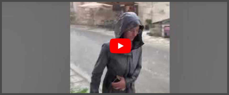 Nubifragio a Matera, le incredibili immagini dell’acqua che invade i Sassi (video)