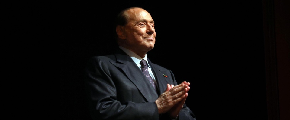 Forza Italia, a Paestum Berlusconi “rivivrà” da avatar. Ancora assente, invece, Marta Fascina