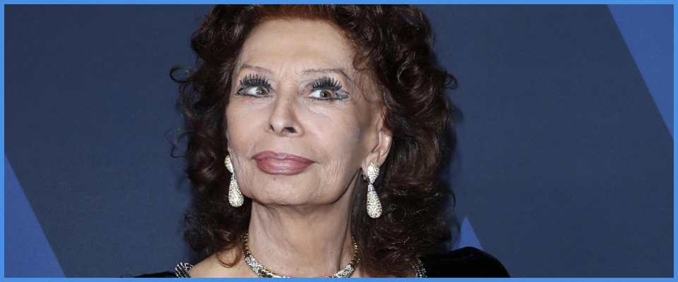 Paura per Sophia Loren, dopo una brutta caduta in casa, diverse fratture all’anca: operata d’urgenza