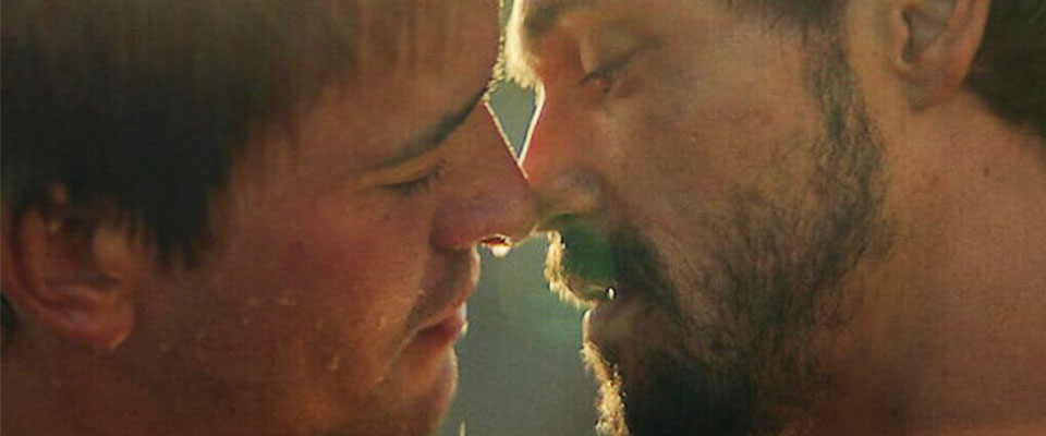 Su Netflix Alessandro Magno gay con bacio “omo” al suo generale: la Grecia protesta: “E’ falso” (video)