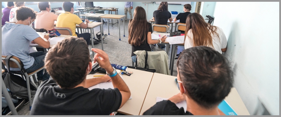 studente aggredisce prof