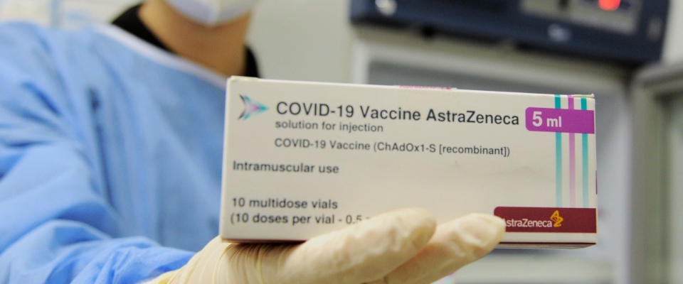 Astrazeneca: “Il nostro vaccino può causare trombosi”. È la prima volta che lo ammette