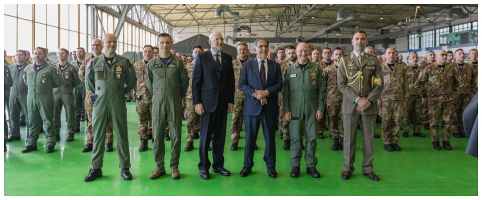La Russa visita i militari italiani in Polonia, nella base aerea di Malbork: “Siete la gioventù migliore”