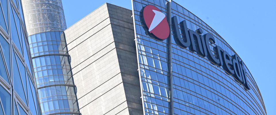 La Russia congela 463 milioni di euro a Unicredit, nel mirino anche Deutsche Bank. Si attiva la Farnesina