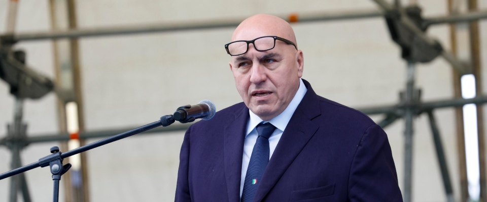 Ucraina, Crosetto: “Un intervento italiano è escluso. Da Macron parole che alzano la tensione”