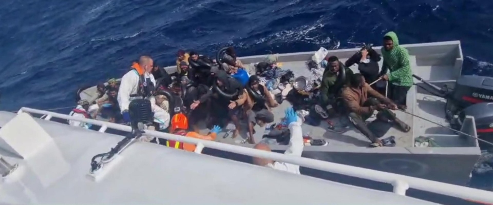 Migranti, il Mediterraneo centrale non è più in balia dei trafficanti: arrivi calati del 62%