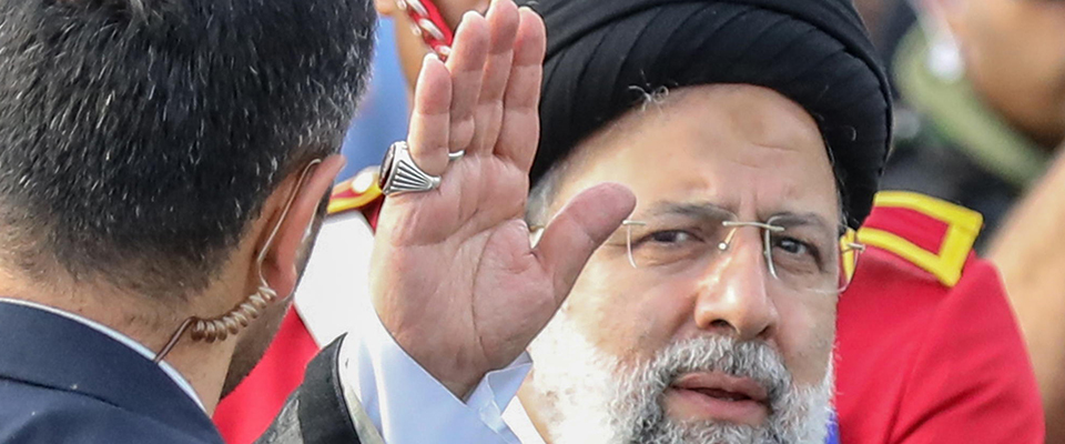 “Giallo” su un incidente all’elicottero del presidente iraniano Raisi. Disperso, salvo o morto?