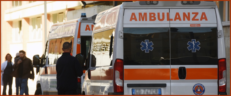Asti, feroce rissa in piazza tra immigrati: 18enne gambiano ucciso a bastonate e colpi di catena da un pakistano