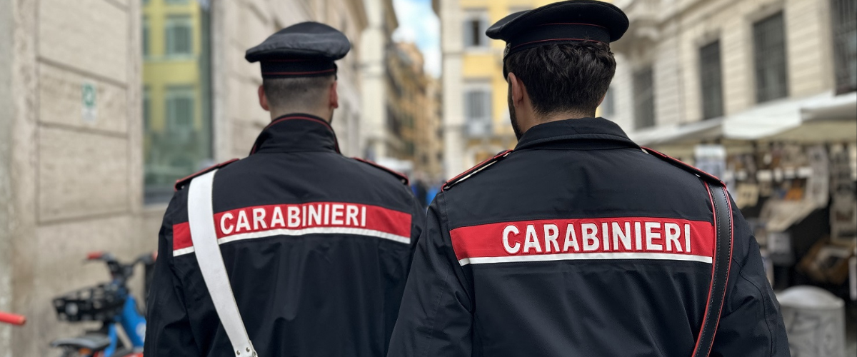 panico passeggio armato forcone
