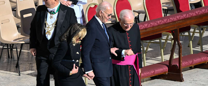 Funerale Papa Francesco, arrivi in piazza San Pietro