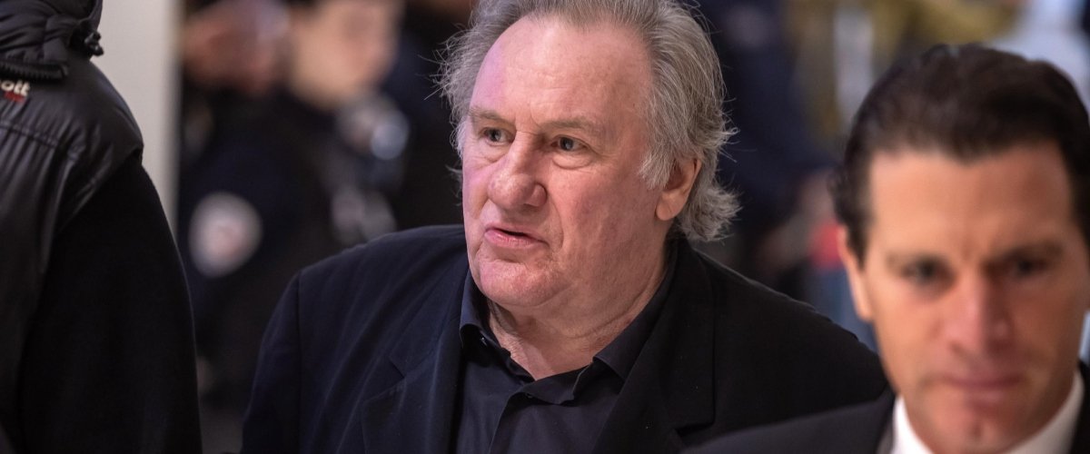 Gérard Depardieu condannato a 18 mesi per aggressione sessuale. BB e Fanny Ardant rigettano il verdetto: un linciaggio Gérard Depardieu condannato a 18 mesi per aggressione sessuale. BB e Fanny Ardant rigettano il verdetto: un linciaggio