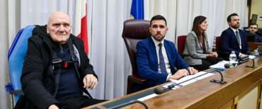 Morto Rodolfo Fiesoli, guru della setta degli orrori del Forteto. FdI: resterà il male che ha fatto