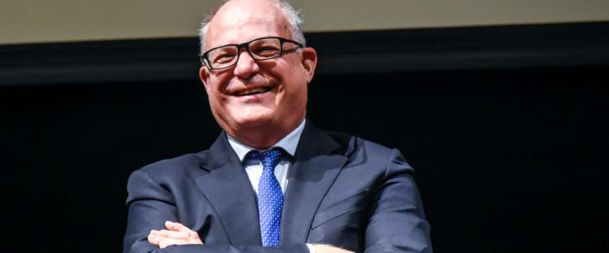 Incredibile Gualtieri: Roma affonda nel degrado, ma lui la racconta come fosse Disneyland Incredibile Gualtieri: Roma affonda nel degrado, ma lui la racconta come fosse Disneyland