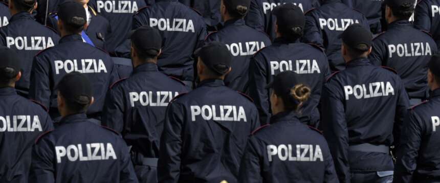 L’uomo da 30 milioni di dollari: estradato dall’Albania l’egiziano trafficante di migranti L’uomo da 30 milioni di dollari: estradato dall’Albania l’egiziano trafficante di migranti