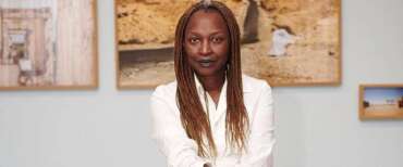 È morta Koyo Kouoh, prima curatrice africana della Biennale di Venezia. Il cordoglio della premier Meloni