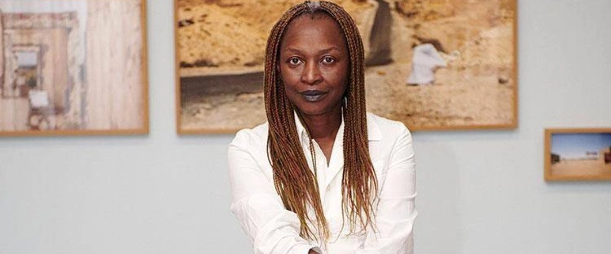 È morta Koyo Kouoh, prima curatrice africana della Biennale di Venezia. Il cordoglio della premier Meloni È morta Koyo Kouoh, prima curatrice africana della Biennale di Venezia. Il cordoglio della premier Meloni